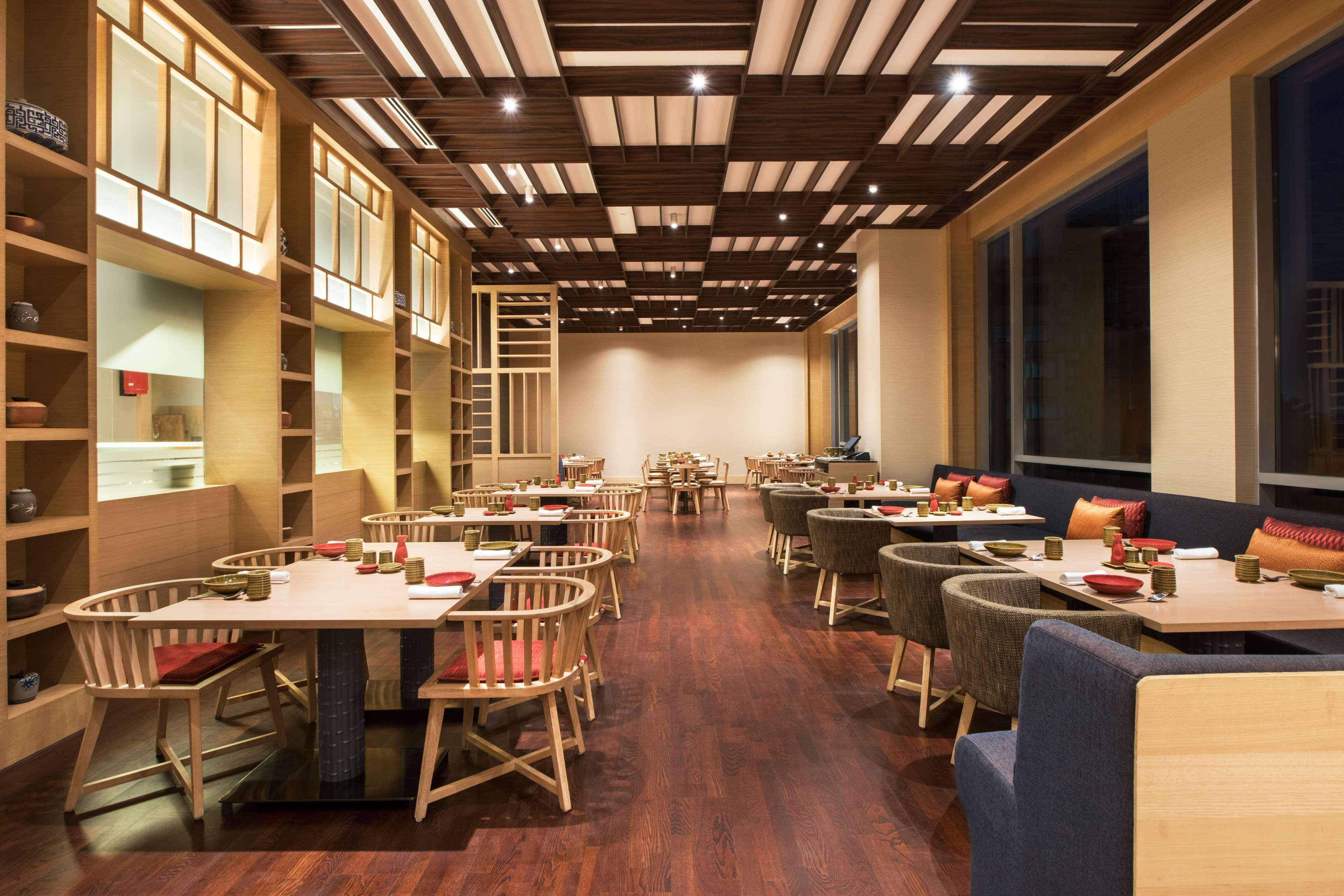 حياة ريجنسي لاكنو لاكناو المظهر الخارجي الصورة The interior of a restaurant