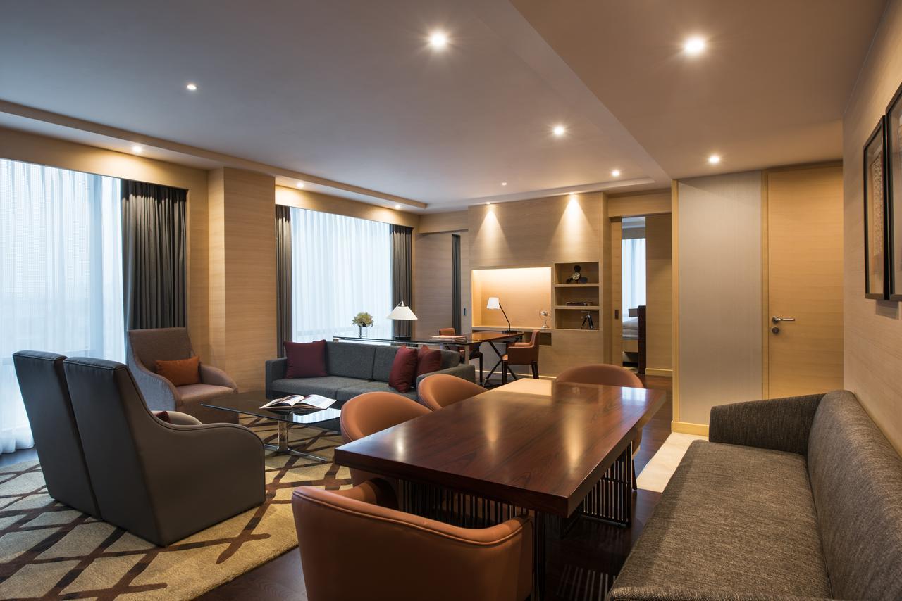 حياة ريجنسي لاكنو لاكناو المظهر الخارجي الصورة A suite at the hotel